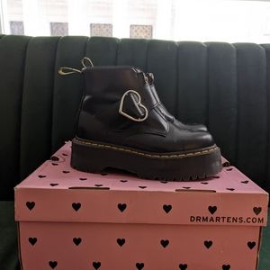 SUPER RARE Dr martens lazy oaf heart boot